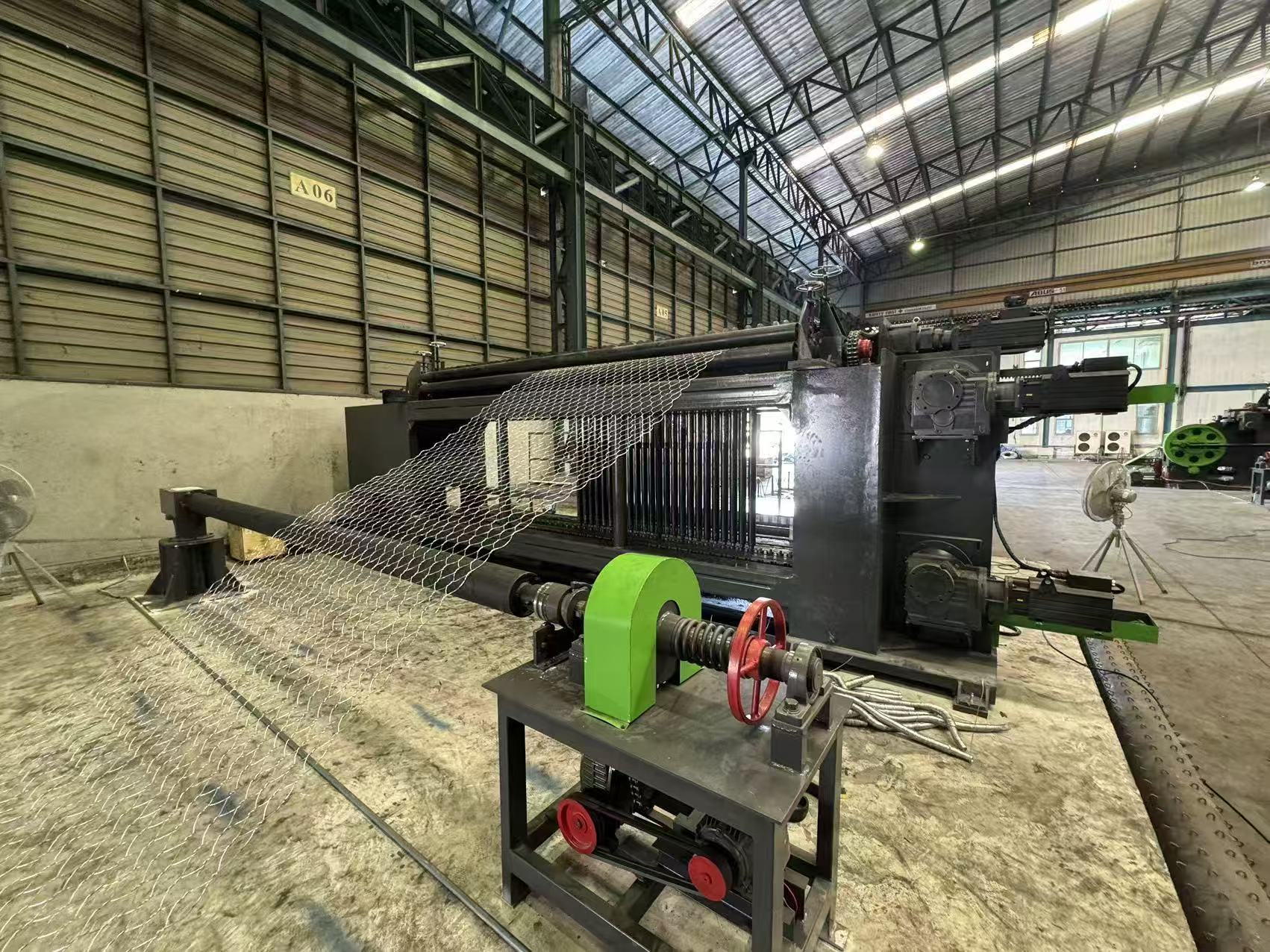 最新の企業ブログについて 急勾配保護工事のタイトな工期？自動化された蛇籠（じゃかご）製造機がエンジニアリング効率を向上