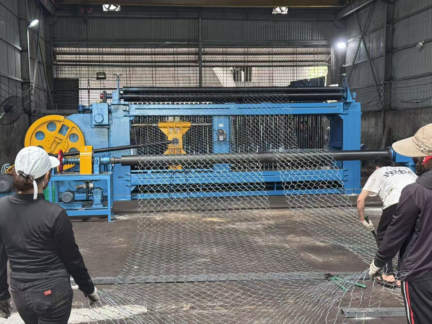 最新の企業ブログについて Complete Gabion Mesh Production Line Successfully Commissioned in Vietnam